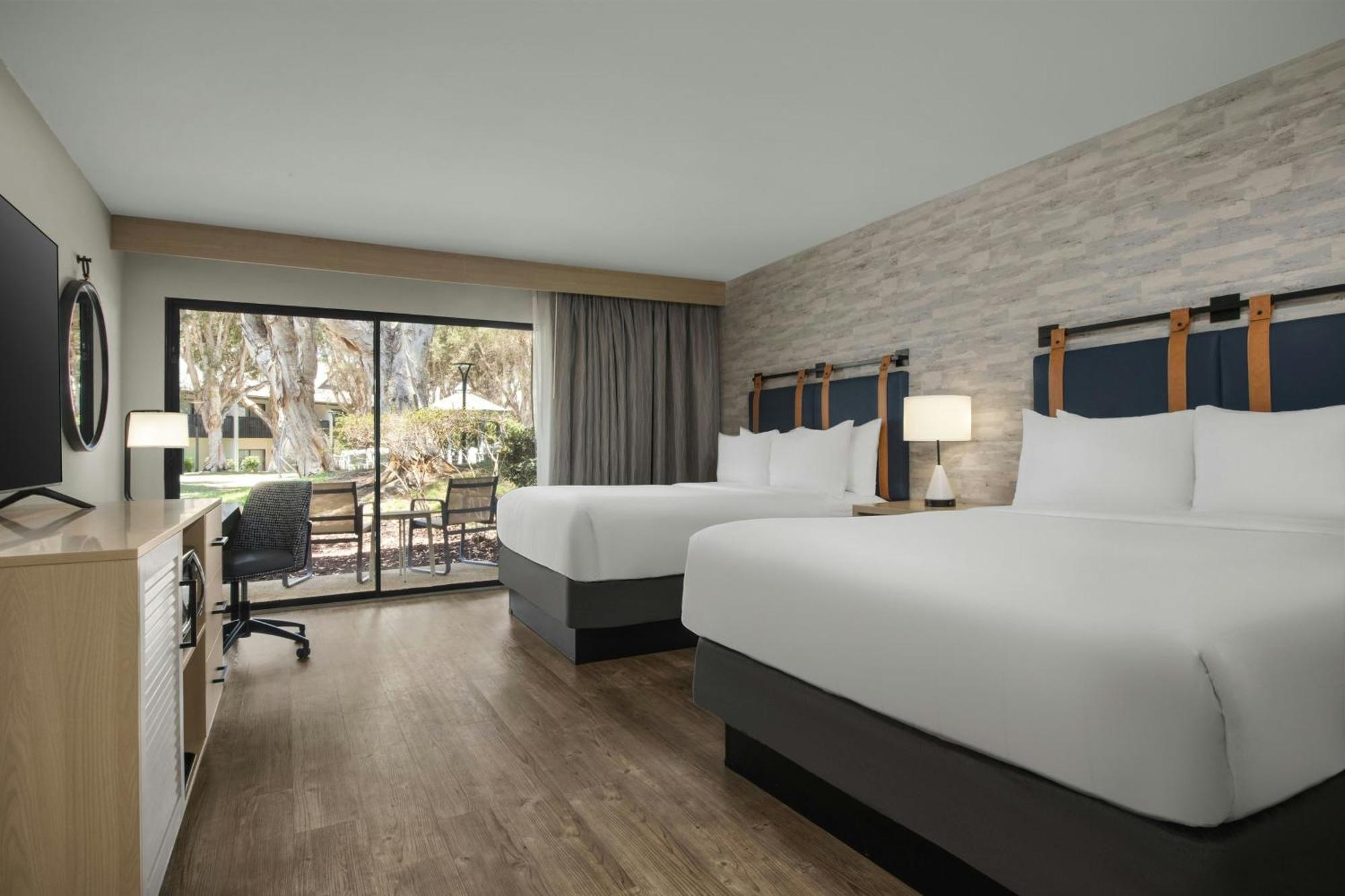 Queen Room with Two Queen Beds and Courtyard View